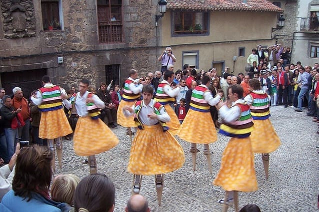 Danza de los Zancos en Anguiano