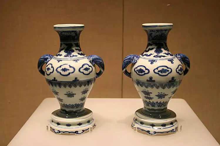 Floreros de porcelana mín