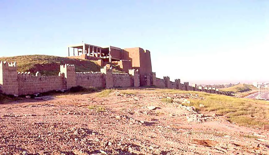Entrada exterior de la puerta de Adad