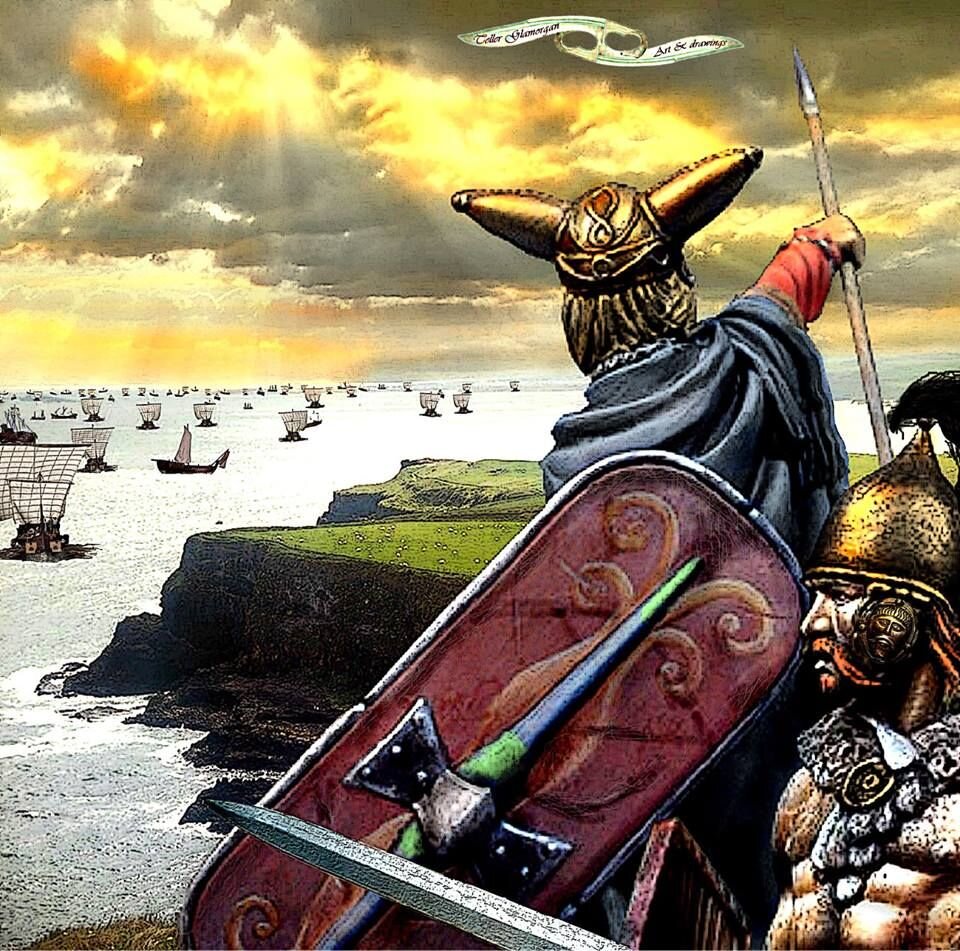 Guerrero britano observa la flota romana cruzando el canal antes de la invasión de Britania en el año 43 d. C.