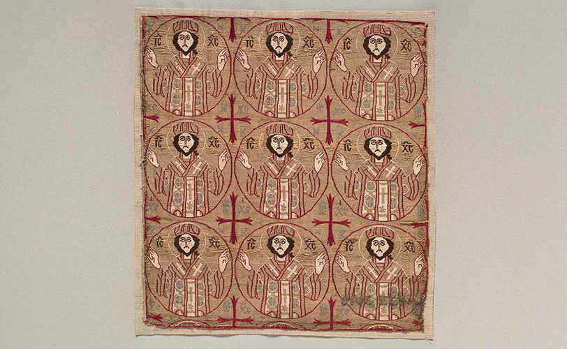 Lámparas con círculos que representan a Cristo en actitud de bendición, circa 1550-1650. Fuente: Museo de Arte de Cleveland.