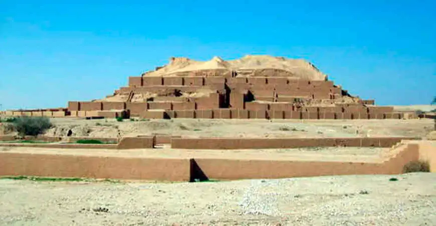 Zigurat Al-Untash-Napirisha, Irán elamita, c. 1275-1240 aC mi. Fuente: UNESCO.