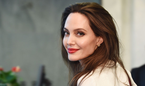15-datos-interesantes-sobre-angelina-jolie01.jpg